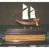 miniatur kapal kayu nusantara