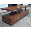 meja tv pesawat