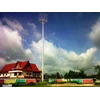 tower lampu stadion atau tiang lampu lapangan sepakbola