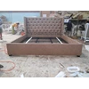 kerajinan kayu tempat tidur minimalis brown