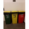 petugas angkut sampah