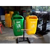tempat sampah dua warna / tempat sampah oval gandeng dua warna-1