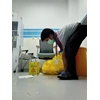 cleaning service membersihkan sampah medis fashlab klinik & lab