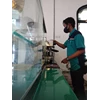 office boy/girl dusting peralatan di kafe dream dates 25/04/2022