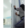 office boy/girl dusting pintu ruang vaksin 1 17/6/2022