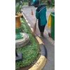 perawatan taman menyapu daun dan gulma di amartapura18/06/2022
