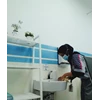 office boy/girl membersihkan wastafel ruang dokter 2 21/6/2022