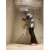 office boy/girl dusting dinding toilet wanita di vibe yoga 18/11/2022