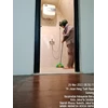 office boy/girl menyapu kamar mandi laki laki di vibe yoga 26/11/2022