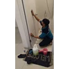 general cleaning dusting pintu toilet di roji ramen serpong 08/12/22