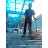 office boy/girl sweping halaman di klinik surabaya 23/06/2023