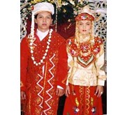 Rias Pengantin Adat Betawi oleh Ny. E. Lestari Taufik