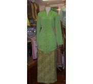 Kebaya Bordir Sedang + Rok Sarung Batik