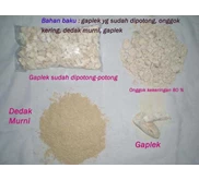Bahan baku makanan sapi potong/ perah: dedak murni, onggok kering, gaplek yg sudah di potong-potong, gaplek dll.
