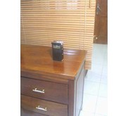 Alarm Gempa AG2010 di atas buffet