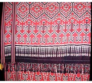 7. Kain tenun Sintang 