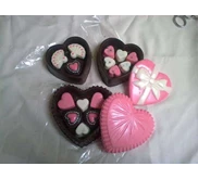 Coklat Valentine ( bentuk love dengan tutup/ cover)