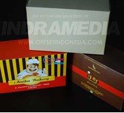 Kotak kue sedang
