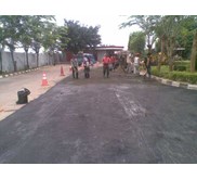 Pengaspalan di POM Bensin Cikampek 2010