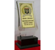 plakat , produksi plakat piala, plakat, piala, trophy, anugerah, pengharggaan , medali, lencana, mencetak, membuat berbagai macam plakat piala, trophy, lencana produksi resin acrilik produksi langsung 24 jam orders