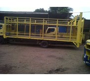 Angkutan Sepeda motor dengan tailgate