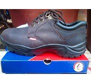 sepatu safety penguin PC 711 DM