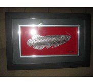 Pigura Ikan Arwana Perak Bakar