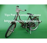 Miniatur Sepeda Onthel