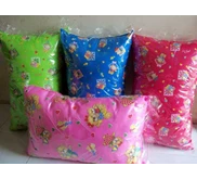 bantal motif boneka