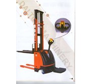 ELECTRIC STACKER