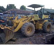 WHEEL LOADER BEKAS KOMATSU WA30, WA80, WA100, WA150, WA180, WA200, BOBCAT