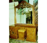 tolet / meja rias tiara