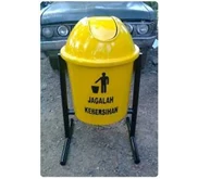 tempat sampah model penyangga besi