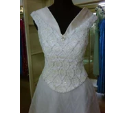 Gaun Pengantin V neck