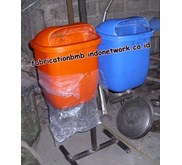 tempat sampah fiberglass | tempat sampah organik | tong sampah anorganik | tempat sampah fiber gantung | tong sampah fiber pakai tiang