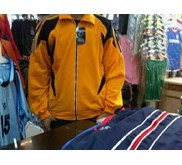 training dan stelan jaket kaos