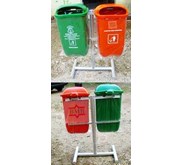 Tempat sampah fiber | Tong sampah fiber pilah | tempat sampah gantung | Tempat sampah fiber pakai tiang | tiang tempat sampah gantung | tempat sampah fiber basah kering | tong sampah organik | tempat sampah fiberglass | pengadaan tempat sampah fiber