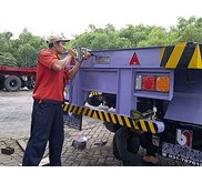 Trailer 40 ft lantai lengkap ban