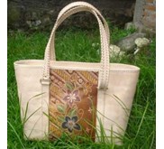Tas kulit batik