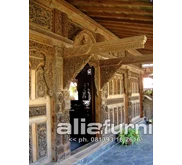 Rumah Joglo Kayu dengan Kusen Pintu dan Fasad Gebyok ukiran khas Jawa