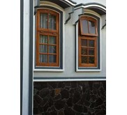 Jendela Kayu Klasik / Minimalis