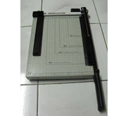Pemotong Kertas UCHIDA B4