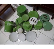 Satu Set Alat Memasak Bahan Enamel Hijau Holland ( Rare)