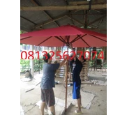 meja kursi payung taman