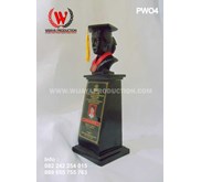 Plakat Wisuda - Patung Wisuda