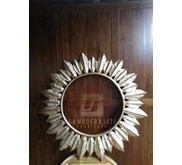 Frame Kaca Cermin Ukir Daun Matahari