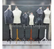 Manekin Dengan kaki Kayu - Dressmaking