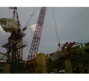 Jasa Bongkar Tower Crane Tengah Gedung Pakai Portable Crane