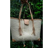 Tas rotan bali, tas rotan cantik kuncir kulit natural. 