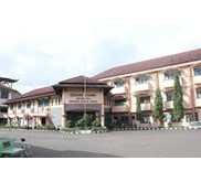 PEMBANGUNAN SEKOLAH DAN UNIVERSITAS HALL